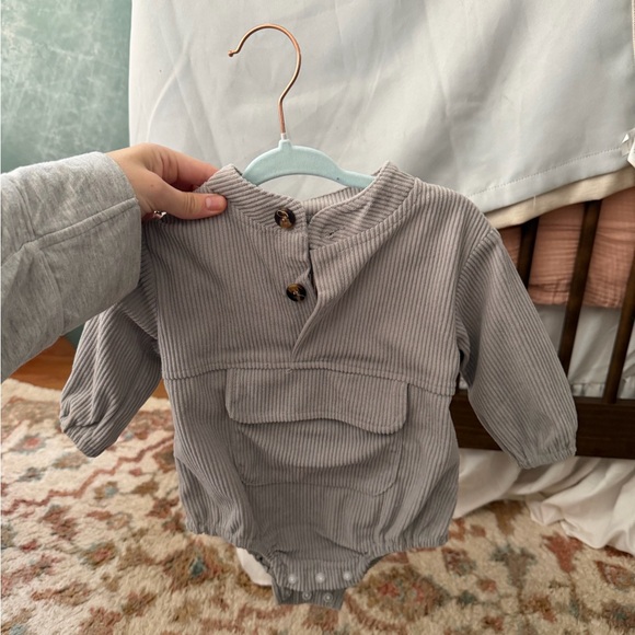 0-3 MONTH ROMPER - Picture 10 of 10